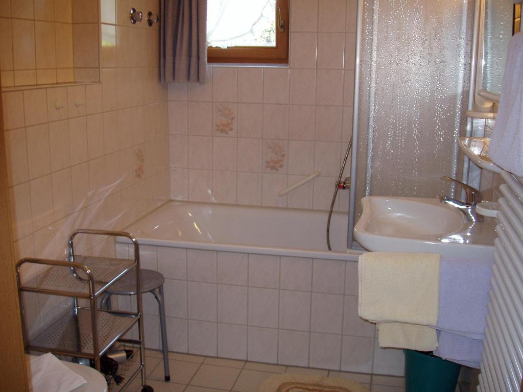 Gaestehaus Zur Faerbe Apartments Oberstdorf Quarto foto